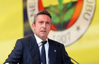 Fenerbahçe Başkanı Ali Koç, başkan adaylığı için gereken imzaları teslim etti