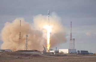 Rusya’nın Soyuz MS-25 uzay aracı Kazakistan’dan fırlatıldı