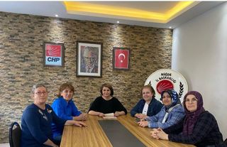 CHP Niğde İl Kadın Kolları Başkanı Yaşar ve yönetimi istifa etti