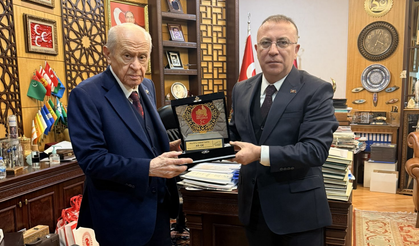 MHP'li Yönter, MHP Lideri Bahçeli'yi ziyaret etti: Bireysel ve Toplumsal Şiddetle Mücadele programı hakkında bilgi verdi