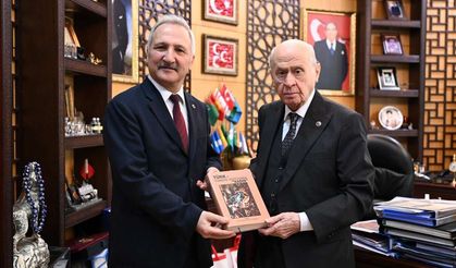 MHP’li Ahmet Selim Yurdakul açıkladı! “Türk ve Türkiye Yüzyılında Kadın” adlı eser kamuoyuna sunuldu