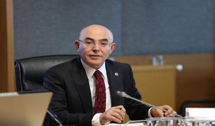 MHP’li Karakaya: “Yapay zekâ dönüşümünün merkezinde insan olmalı”