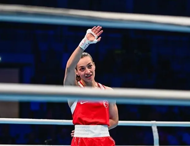 Milli boksör Buse Naz Çakıroğlu üst üste 3. kez Avrupa şampiyonu