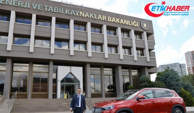 Bakan Dönmez, Togg ile ilk yerli otomobil Devrim'in üretildiği Eskişehir'e gitti
