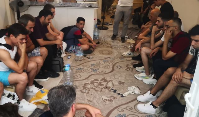 Marmaris'te bir evde 25 düzensiz göçmen yakalandı