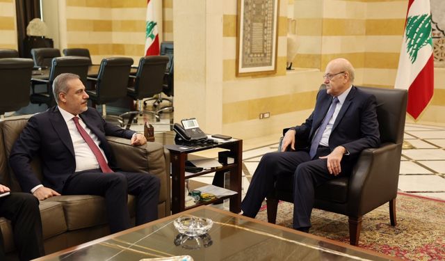 Dışişleri Bakanı Fidan, Lübnan Başbakanı Mikati ile görüştü