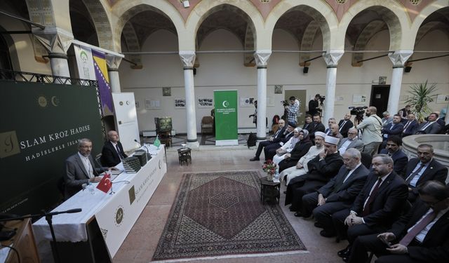 Diyanet İşleri Başkanı Erbaş, Boşnakça Hadislerle İslam Eserleri Tanıtım Programı'na katıldı: