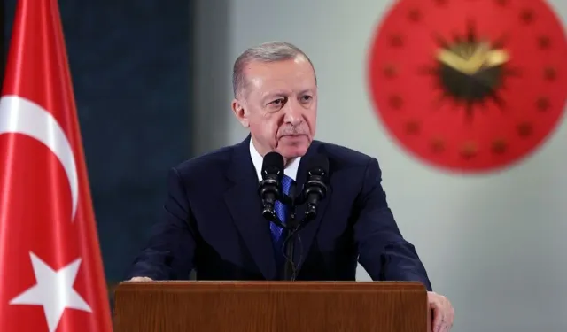 Cumhurbaşkanı Erdoğan, partisinin olağanüstü kongre hazırlıklarına ilişkin kurmaylarından bilgi aldı
