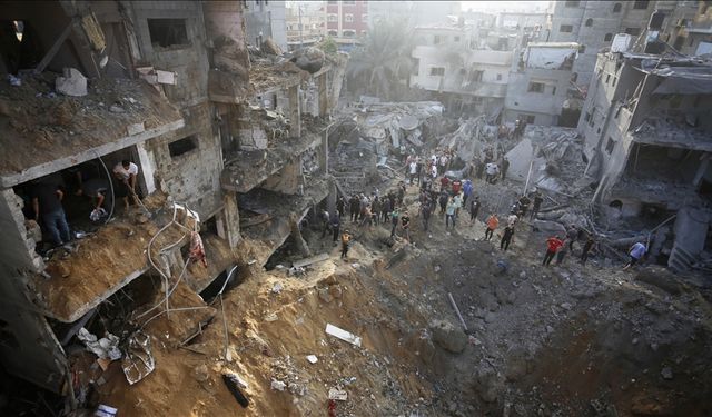 Gazze'de İsrail güçleri ile Filistinli gruplar arasında şiddetli çatışmalar devam ediyor