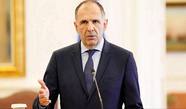 Yunanistan Dışişleri Bakanı, İsrail'in Gazze'de kendini savunma sınırlarını aştığını belirtti