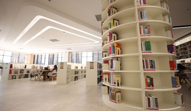 Kültür ve Turizm Bakanı Ersoy, Antalya Kütüphanesi'nin açılışında konuştu: