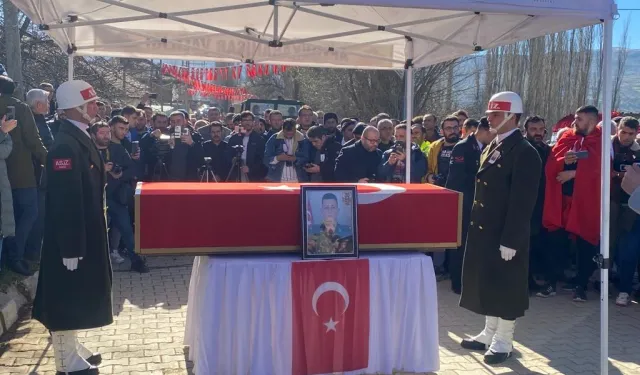 Şehit Piyade Teğmen Günay, Afyonkarahisar'da son yolculuğuna uğurlandı