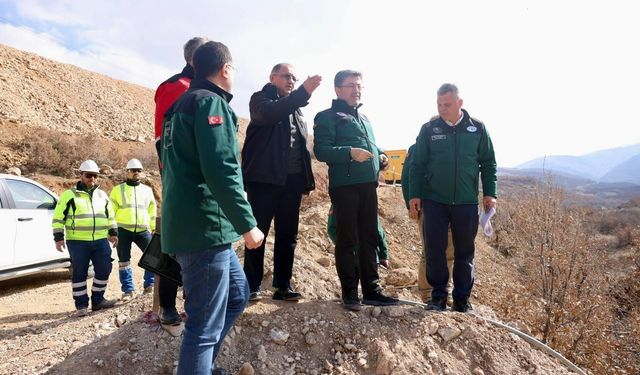 Bakan Özhaseki: “9 noktadan numune alınıyor, şu ana kadar herhangi bir zehirli atığa rastlanmadı”