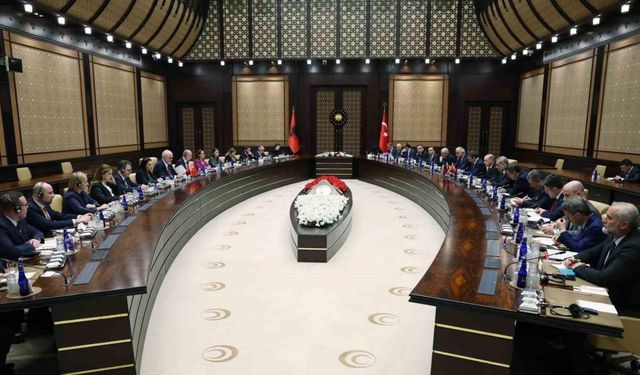 Cumhurbaşkanı Erdoğan: "İlişkilerimizi zehirlemek için her yolu deneyen şer şebekesine fırsat vermeyeceğiz"