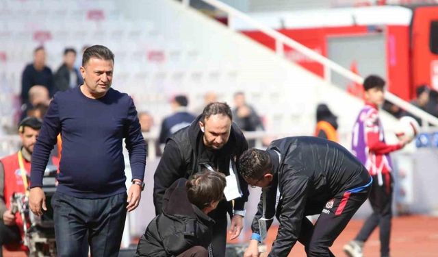 Sivasspor’da Bartuğ Elmaz şoku! Ambulansla hastaneye kaldırıldı
