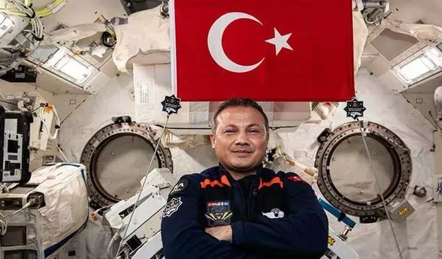 Alper Gezeravcı, astronot olmanın şifrelerini Gebzeli öğrencilerle paylaştı: