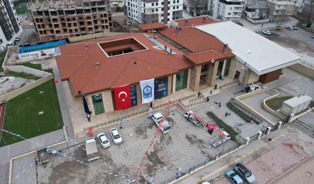 Bakan Bak, Bursa’da Yıldırım Gençlik Merkezi’nin açılışına katıldı