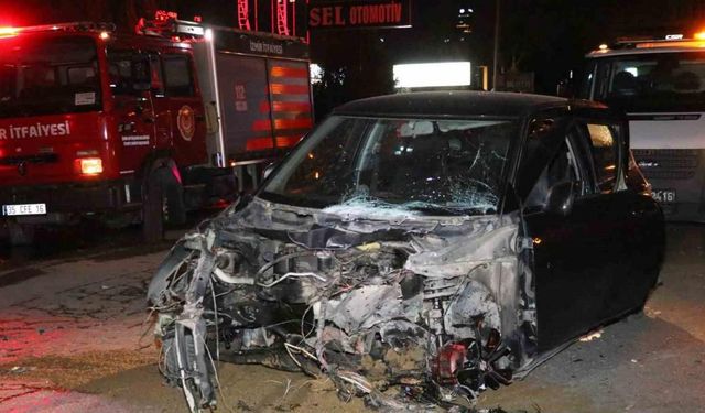 İzmir’de refüje çarpan otomobil taklalar attı: 1 ölü