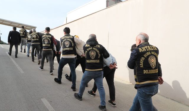Antalya'da dolandırıcılık operasyonunda 6 şüpheli tutuklandı
