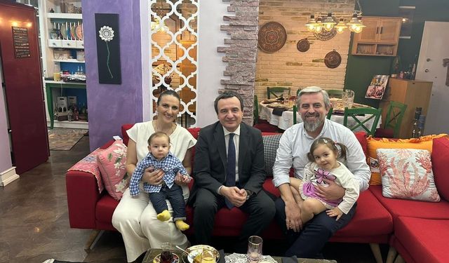Kosova Başbakanı Kurti, Türk milletvekilinin evinde iftar sofrasına konuk oldu
