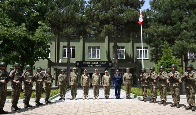 Genelkurmay Başkanı Gürak, sınır karakollarında incelemelerde bulundu