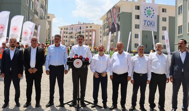 Çevre, Şehircilik ve İklim Değişikliği Bakanı Kurum, Adıyaman'da deprem konutlarını inceledi: