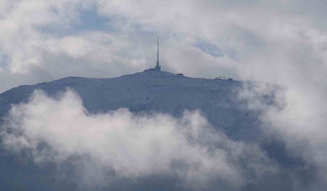 Palandöken’in zirvesi beyaza büründü, sıcaklık eksilere düştü