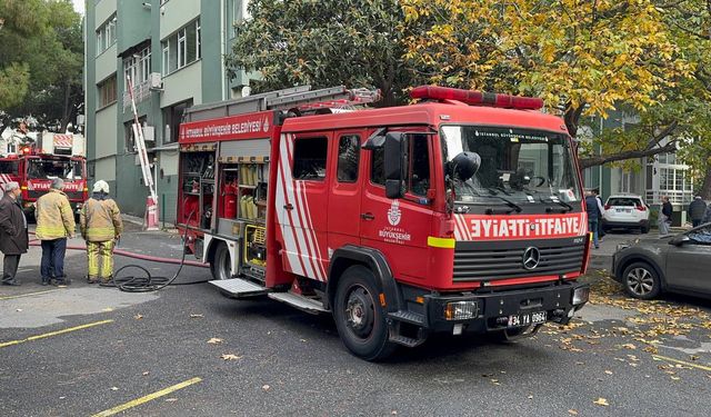 Kadıköy'de restoranın bacasında çıkan yangın söndürüldü