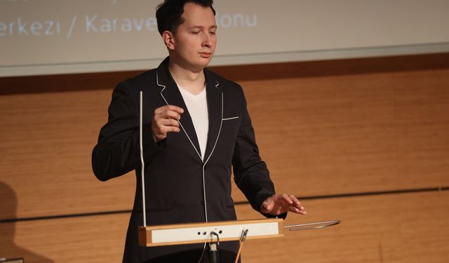 Rus müzisyen Theremin, dedesinin icadı temassız müzik aleti ile Nevşehir'de dinleti sundu