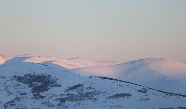 Termometreler gece Ardahan'da eksi 23'ü, Ağrı'da eksi 20'yi gösterdi
