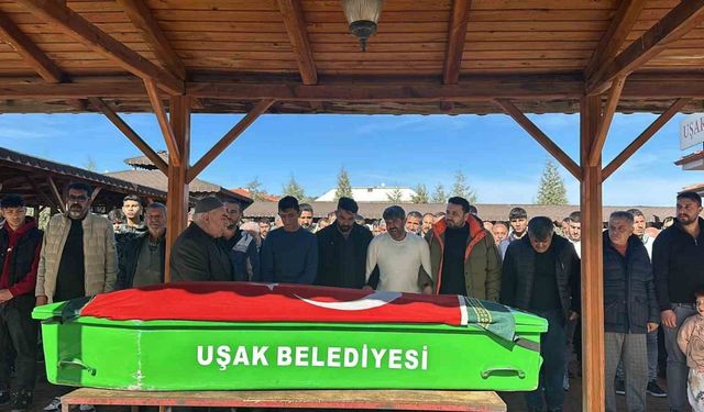 Babasının aracında vurulan çocuk son yolculuğuna uğurlandı
