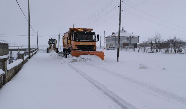 Bitlis’te kapalı köy yolları tek tek ulaşıma açılıyor