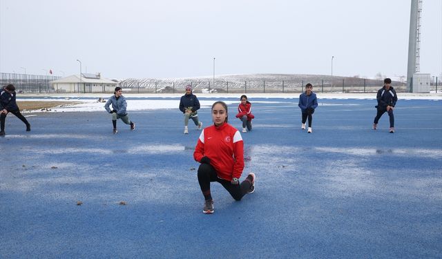 Dondurucu soğukta yarışlara hazırlık