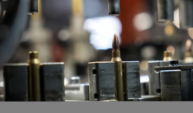 Mustafa Varank, TMA Savunma Fişek Fabrikası'nı gezdi