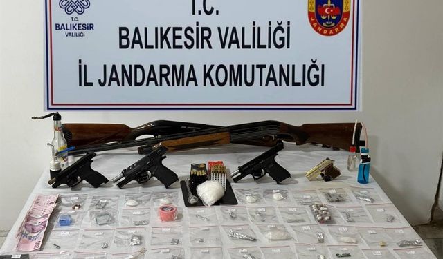 Balıkesir’de jandarmadan kaçakçılık ve uyuşturucu operasyonu: 53 şüpheli yakalandı