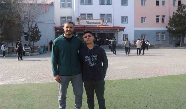 Iğdır’da öğretmen, öğrencisini heimlich manevrası ile kurtardı