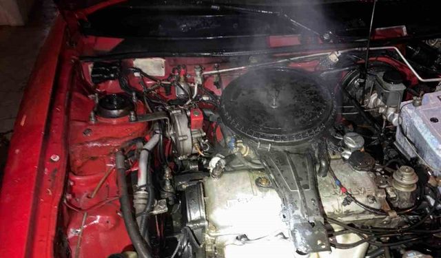 Isparta’da otomobil yangını itfaiye ekiplerince söndürüldü