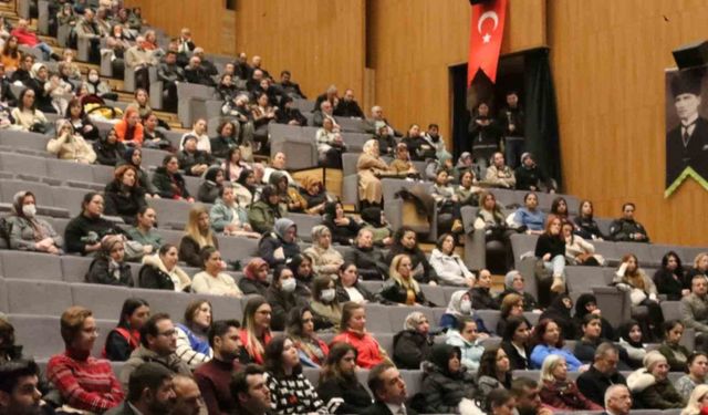 Kırklareli’nde "En İyi Narkotik Polisi Anne projesi" eğitimi toplantısı yapıldı