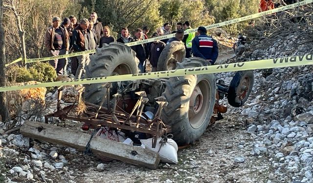 Burdur'da devrilen traktörün sürücüsü hayatını kaybetti
