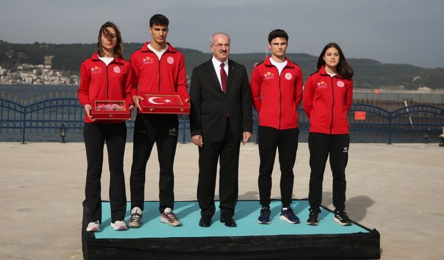 Çanakkale Deniz Zaferi'nin 110. yılı etkinlikleri Çimenlik Kalesi'ndeki törenle başladı