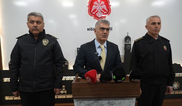 Niğde'de ihbara giden 2 polis, keser ve bıçakla yaralandı