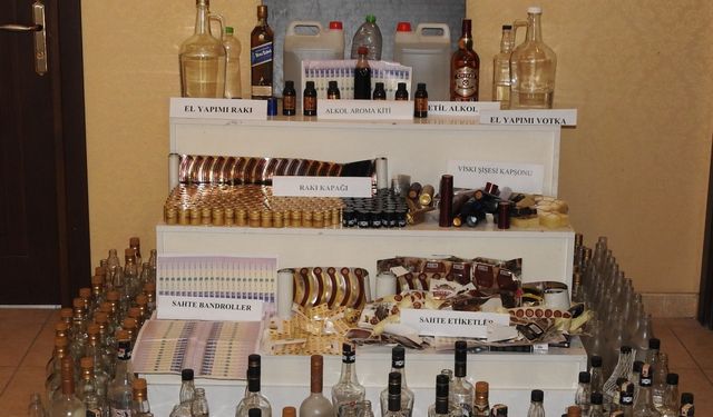 Osmaniye'de sahte ve kaçak içki operasyonunda yakalanan 3 şüpheli tutuklandı