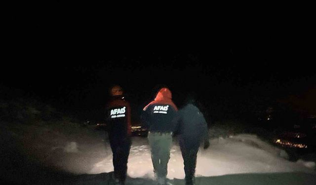 Ağrı Dağı’nda mahsur kalan vatandaşı AFAD ekipleri kurtardı