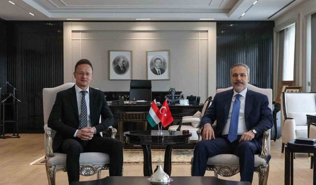 Bakan Fidan, Macaristan Dışişleri ve Dış Ticaret Bakanı Peter Szijjarto ile görüştü