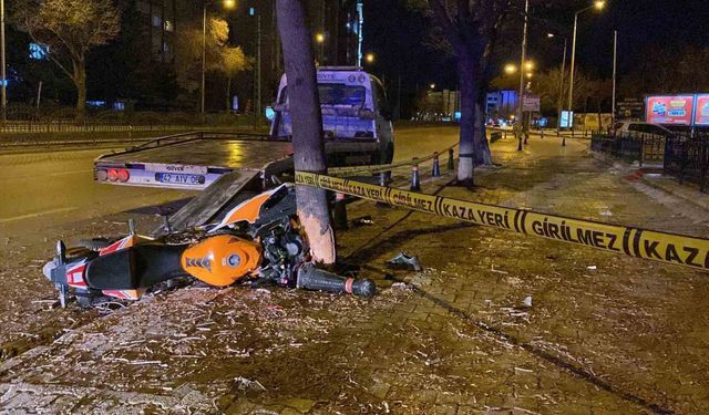 Konya’da ağaca çarparak ağır yaralanan motosikletin sürücüsü hayatını kaybetti