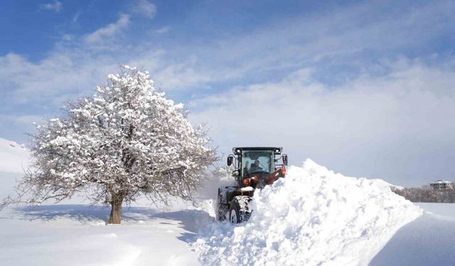 Muş’ta 13 köy yolu ulaşıma açıldı