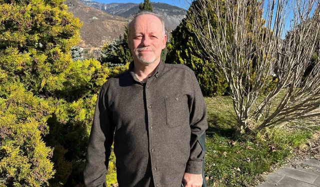 Prof. Dr. Temel Göktürk: "Artvin’deki karacaların şehre inmelerinin nedeni ormanlık alandaki ve yükseklerdeki kar"