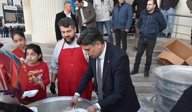 Söğüt Belediyesi’nin düzenlediği iftar yoğun ilgi gördü
