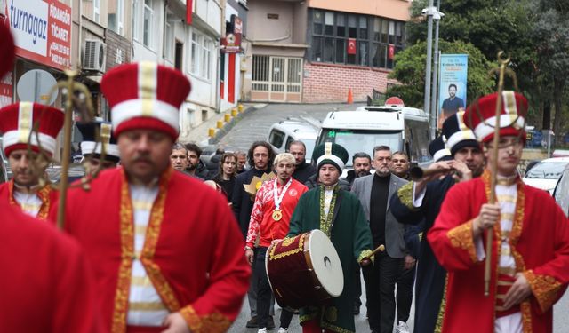 Avrupa şampiyonu milli halterci Yusuf Fehmi Genç, Ordu'da törenle karşılandı