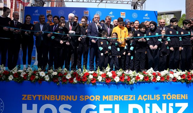 Bakan Bak, Zeytinburnu Spor Merkezi'nin açılışına katıldı